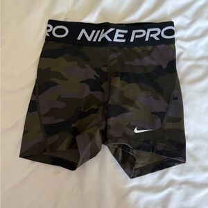 Green Camouflage Women’s Nike Pro Spandex
